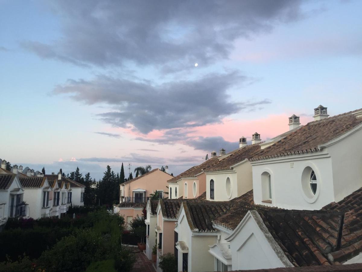 Charming 1 Bedroom With Shared Kitchen Next To Puerto Banus Apartment Marbella
